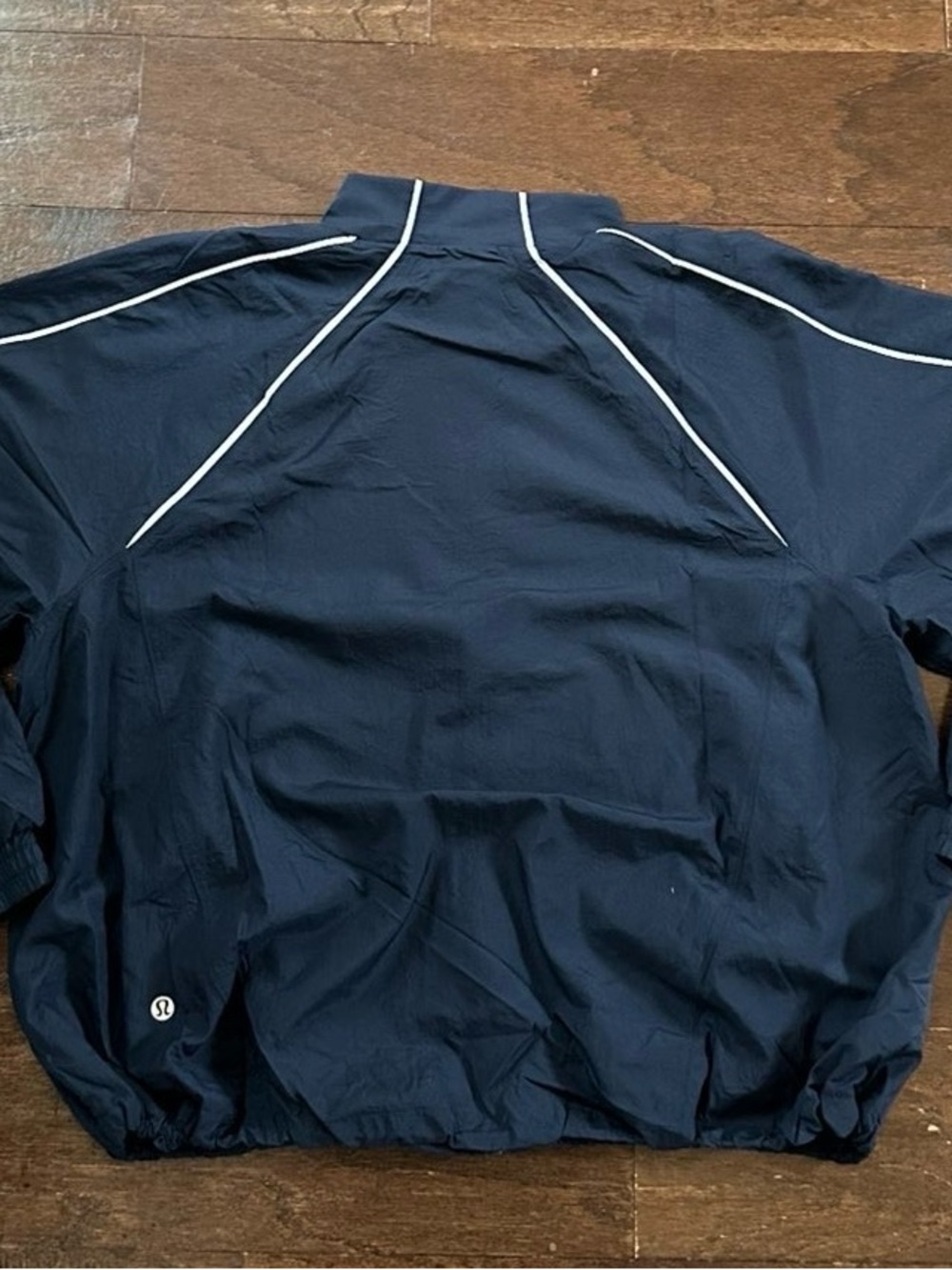 Lululemon License to Train Lightweight Jacket-navy size 8 NWT - Picture 9 of 10